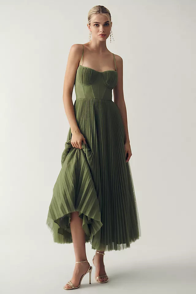 Robe Élégante en Tulle Plissé avec Drapé Asymétrique